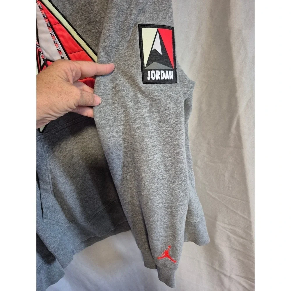 Jordan Gray Pullover Hoodie Sweatshirt Graphic Logo Patch Mens Size Large